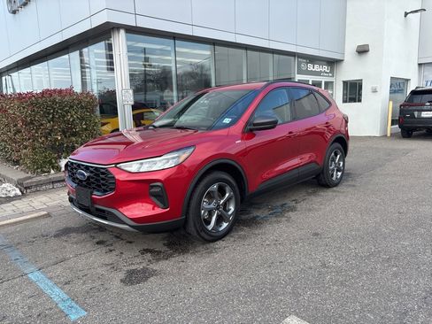 Used 2025 Ford Escape ST-Line w/ Cold Weather Package image 5