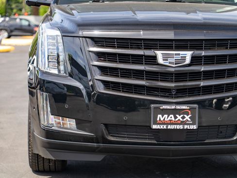 Used 2019 Cadillac Escalade Premium Luxury AWD/4WD image 5