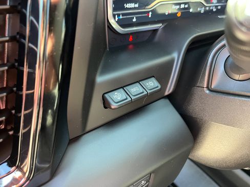 Used 2025 GMC Sierra 2500 AT4X image 15