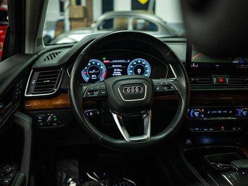 Used 2023 Audi Q5 2.0T Premium Plus w/ Premium Plus Package AWD/4WD image 16