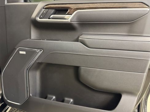 Used 2025 GMC Sierra 1500 Elevation w/ Elevation Premium Package image 28