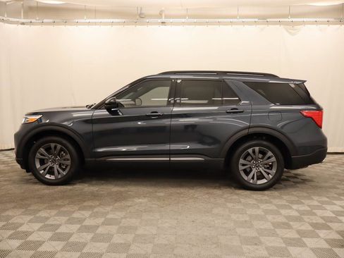 Used 2023 Ford Explorer XLT w/ Equipment Group 202A RWD image 2