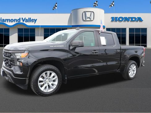 Used 2022 Chevrolet Silverado 1500 Custom RWD image 3