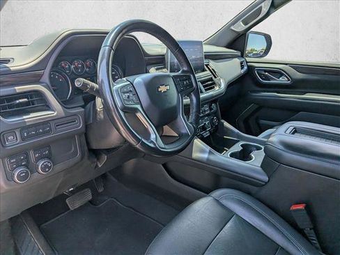 Used 2021 Chevrolet Suburban LT AWD/4WD image 9