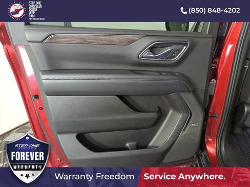 Used 2021 Chevrolet Suburban LT AWD/4WD image 27
