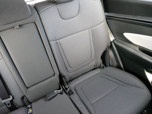 Used 2022 Hyundai Tucson SE image 14