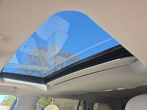 Used 2022 Toyota Highlander XLE image 22