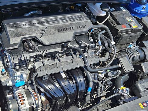 Certified 2025 Hyundai Elantra SEL FWD image 14