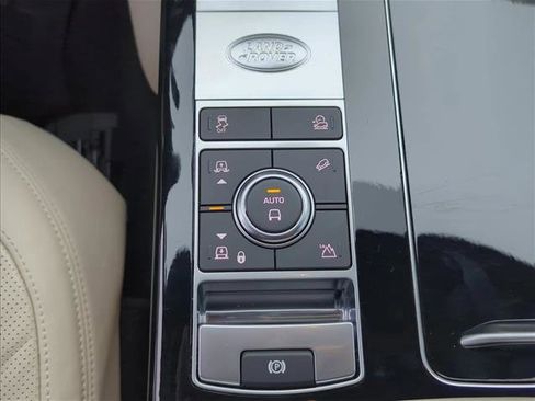 Used 2021 Land Rover Range Rover P525 Westminster Edition image 21