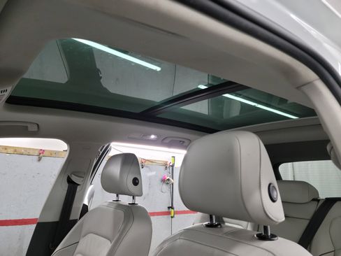 Used 2019 Volkswagen Tiguan SEL Premium w/ 3rd Row Seat Package image 22