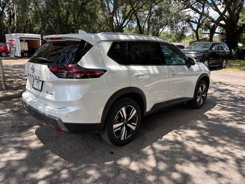 Used 2026 Nissan Rogue SL AWD/4WD image 14