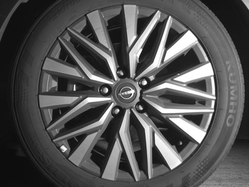 Used 2025 Nissan Altima 2.5 SV image 12