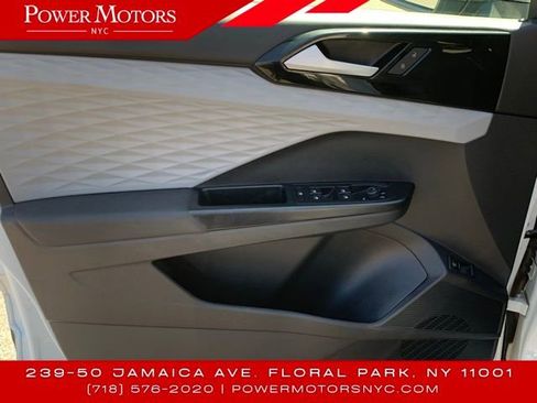 Used 2022 Volkswagen Taos S image 14
