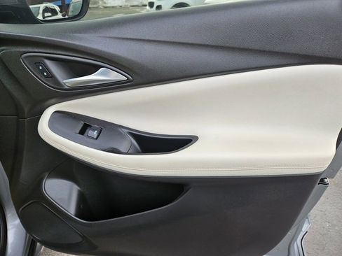 Certified 2024 Buick Encore GX Avenir image 11