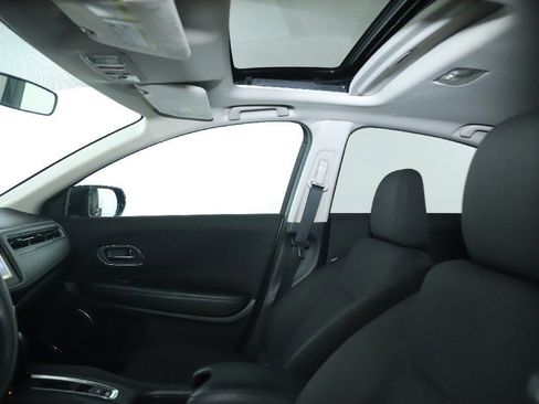 Used 2018 Honda HR-V EX image 19