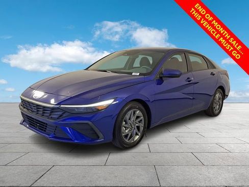 Used 2024 Hyundai Elantra SEL FWD image 4