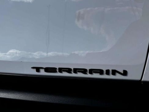 Used 2023 GMC Terrain SLE w/ Driver Convenience Package FWD image 11