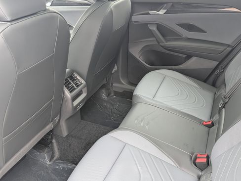 New 2026 Volkswagen Tiguan SE AWD/4WD image 6