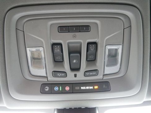Used 2020 GMC Sierra 1500 SLT w/ SLT Premium Plus Package AWD/4WD image 25