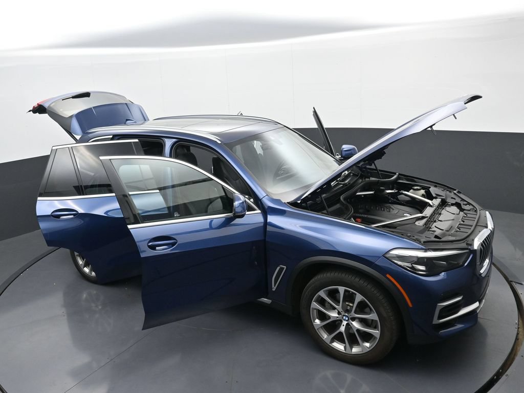 Used 2022 BMW X5 xDrive40i w/ Premium Package AWD/4WD image 37