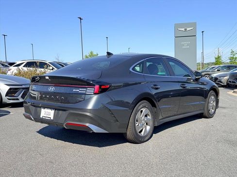 New 2026 Hyundai Sonata SE FWD image 3