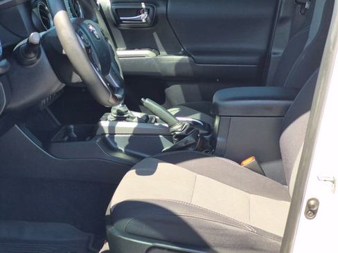 Used 2020 Toyota Tacoma TRD Sport w/ Technology Package RWD image 16
