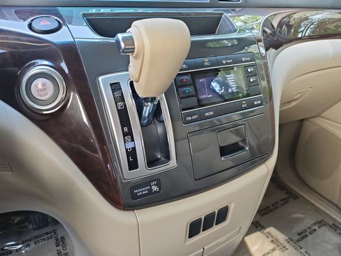 Used 2012 Nissan Quest S FWD image 27