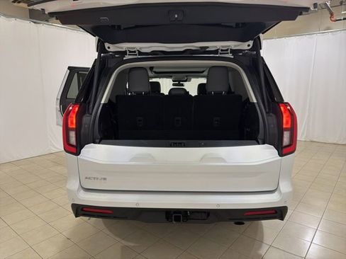 Used 2025 Ford Expedition Active image 25