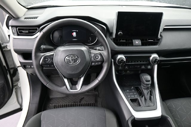 Used 2025 Toyota RAV4 XLE w/ Convenience Package AWD/4WD image 20
