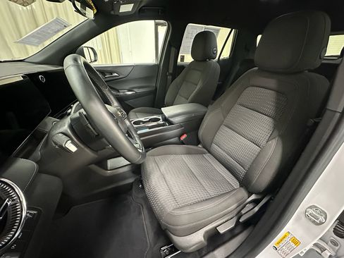 Certified 2025 Chevrolet Equinox LT FWD image 24