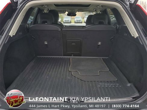 Used 2022 Volvo XC60 B6 Inscription w/ Protection Package Premier image 33