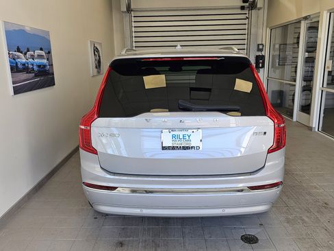Certified 2024 Volvo XC90 B5 Plus image 6