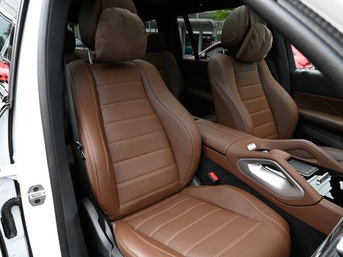 Used 2025 Mercedes-Benz GLS 580 4MATIC image 58
