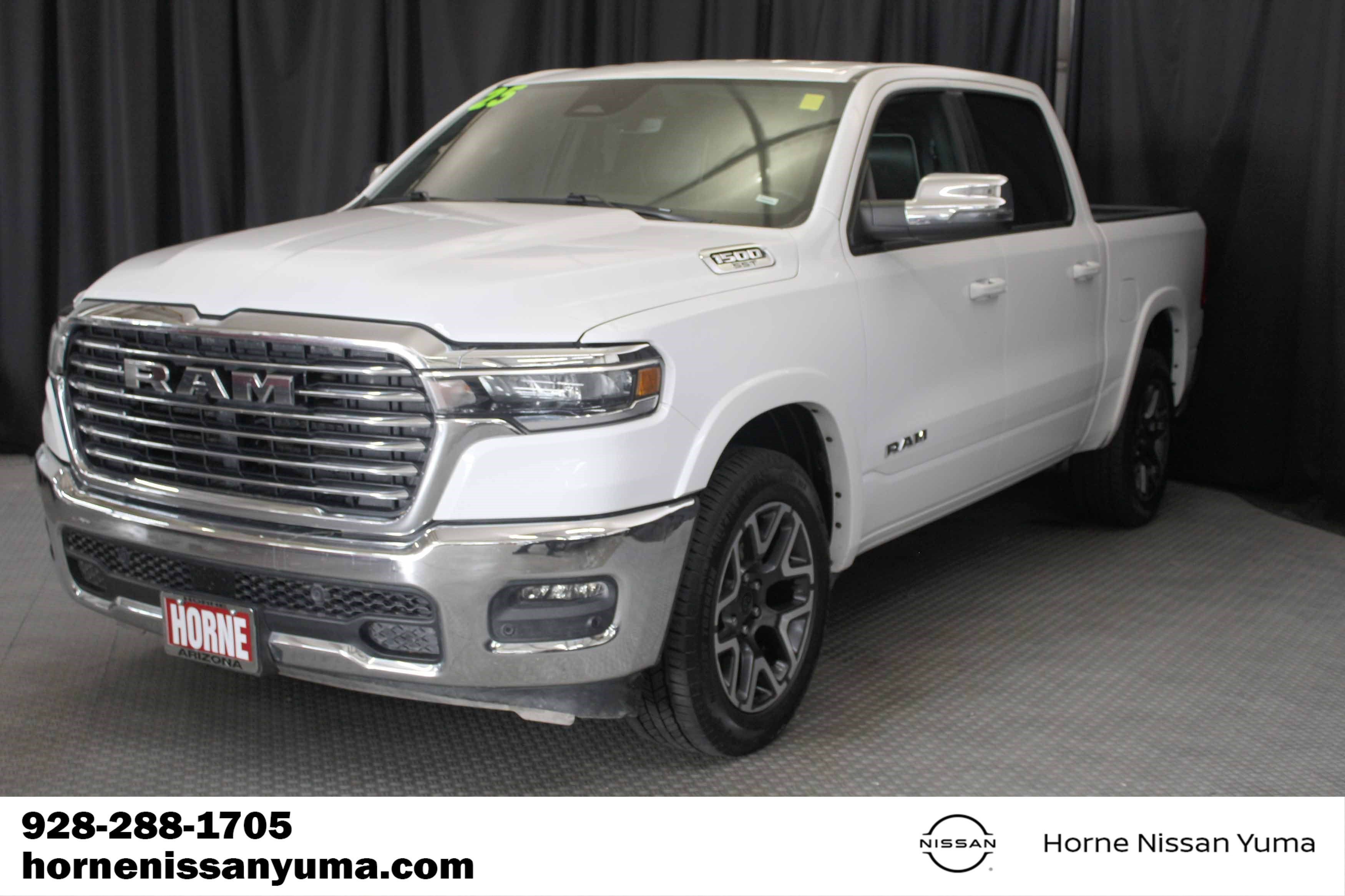 Used 2025 RAM 1500 Laramie AWD/4WD image 3