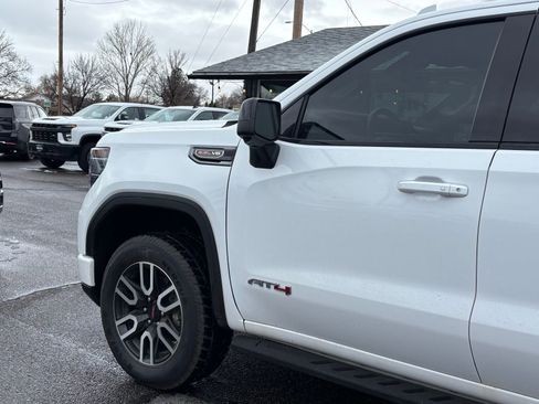 Used 2023 GMC Sierra 1500 AT4 w/ Technology Package AWD/4WD image 6