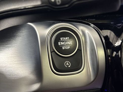 Used 2022 Mercedes-Benz GLB 250 4MATIC image 17