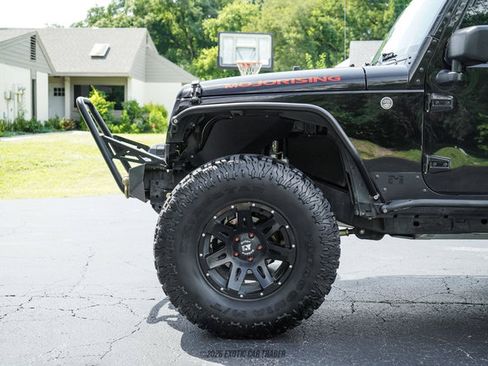 Used 2017 Jeep Wrangler Sport AWD/4WD image 4