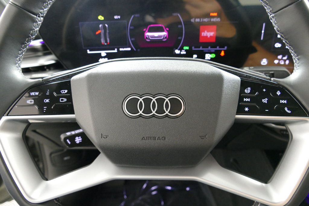 Used 2025 Audi A5 2.0T Premium Plus w/ Premium Plus AWD/4WD image 17