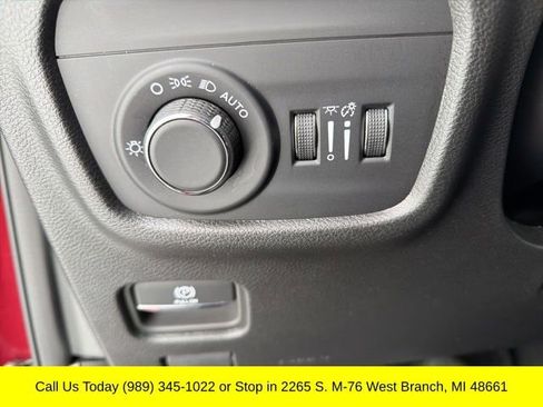 Used 2025 Jeep Grand Cherokee Altitude image 25