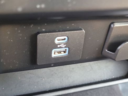 Used 2023 Ford F150 XLT image 23