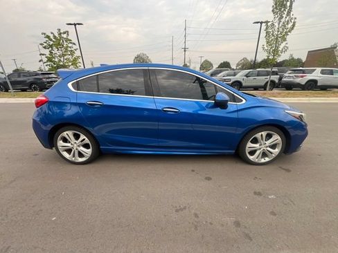 Used 2017 Chevrolet Cruze Premier FWD image 4