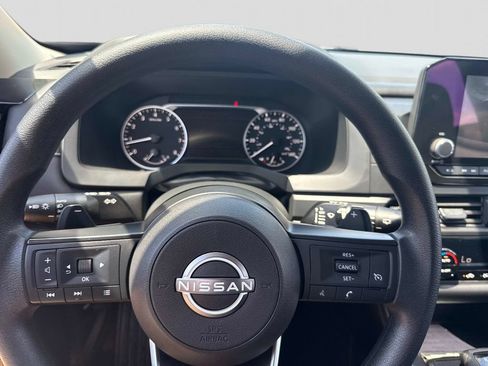 Used 2025 Nissan Pathfinder S AWD/4WD image 27