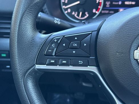 Used 2024 Nissan Sentra SV FWD image 32