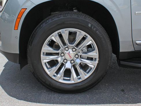 Used 2025 GMC Yukon Denali AWD/4WD image 54
