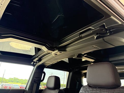 New 2026 GMC Hummer EV SUV w/ LPO, Dark Essentials Package AWD/4WD image 15