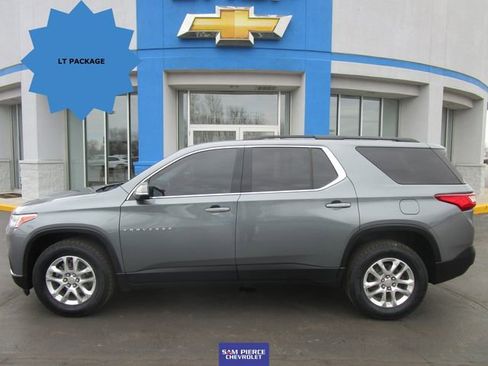 Used 2020 Chevrolet Traverse LT image 1