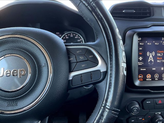 Used 2023 Jeep Renegade Altitude AWD/4WD image 13