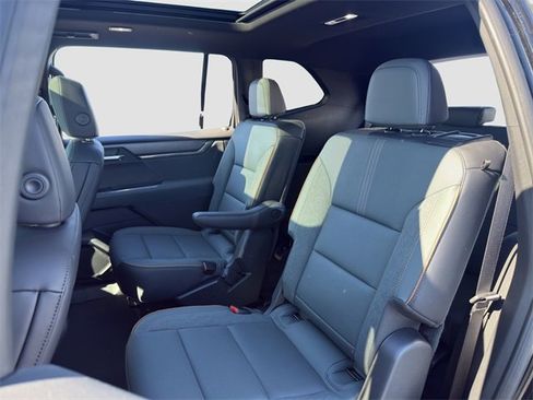 Used 2025 GMC Acadia AT4 image 13