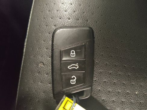 Used 2021 Volkswagen Jetta R-Line FWD image 32