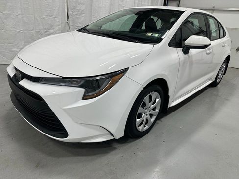 Used 2025 Toyota Corolla LE image 3